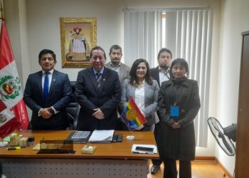 Representantes del Capítulo de Ingeniería Electrónica se reunieron con miembros de la Comisión de Transportes y Comunicaciones del Congreso de la República