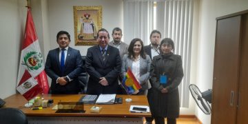 Representantes del Capítulo de Ingeniería Electrónica se reunieron con miembros de la Comisión de Transportes y Comunicaciones del Congreso de la República