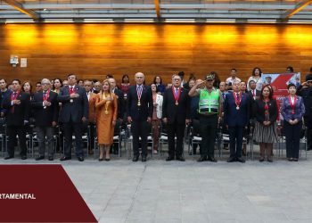 Se izó el pabellón nacional en el Colegio de Ingenieros del Perú – Consejo Departamental de Lima, con presencia del decano Ing. CIP Roque Benavides Ganoza