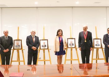 El CIP-CDLima reconoció a los past vicedecanos y past directores secretarios de los tres periodos precedentes