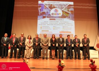 El Capítulo de Ingeniería Industrial, de Sistemas y Transporte inauguró su semana institucional, en una ceremonia encabezada por su presidenta, la Ing. CIP Jessica Yuta Villalta