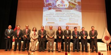 El Capítulo de Ingeniería Industrial, de Sistemas y Transporte inauguró su semana institucional, en una ceremonia encabezada por su presidenta, la Ing. CIP Jessica Yuta Villalta
