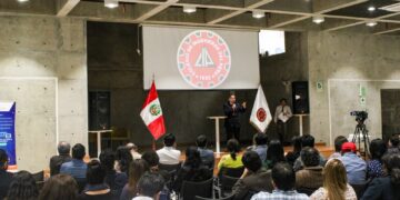 Expo Robótica 2023-I congregó a miembros del Club de Robótica del Capítulo de Ingeniería Electrónica padres de familia y especialistas