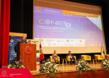 El VII Congreso Nacional de Ingeniería Electrónica, Telecomunicaciones y Biomédica llegó a su fin con una emotiva ceremonia de reconocimientos