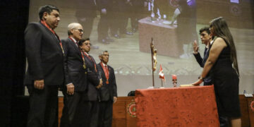 El Ing. CIP Roque Benavides Ganoza presidió la tercera colegiación del mes enero