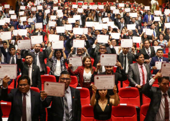 El Ing. CIP Roque Benavides, decano del CIP-CDLima, participó en la primera ceremonia de colegiación de febrero
