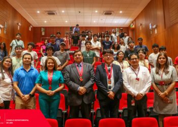 40 jóvenes participaron en el I Taller de Orientación Vocacional organizado por el CIP-CDLima y el MTPE