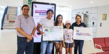 Colegiados y sus familiares se acercaron al CIP-CDLima para tramitar documentos de identidad electrónicos en la ventanilla itinerante que instaló la RENIEC