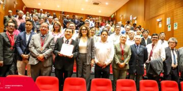 El Capítulo de Ingeniería Electrónica del CIP-CDLima organizó el evento de lanzamiento de las normas técnicas peruanas ISO 37106, 37120, 37122 y 37123