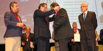 El Capítulo de Ingeniería Electrónica reconoció a sus colegiados con 25 y 35 años de afiliación al CIP-CDLima