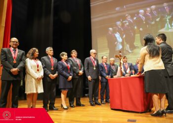 Con participación del Ing. CIP Roque Benavides Ganoza, decano del CIP-CDLima, se realizó la ceremonia de colegiación N.° 456