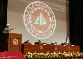 El Ing. CIP Roque Benavides Ganoza, decano del CIP-CDLima, presidió la primera ceremonia de colegiación del mes de agosto