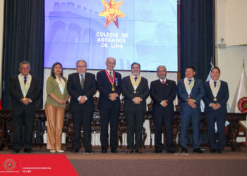 El CIP-CDLima y el Colegio de Abogados de Lima firmaron un convenio, y nuestro decano, el Ing. CIP Roque Benavides, recibió la Medalla Cívica del Derecho