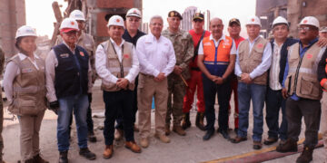 Ing. CIP Edwin Chavarri, decano del CIPLima, acompañó al ministro de Defensa Walter Astudillo a supervisar la zona del incendio de Barrios Altos