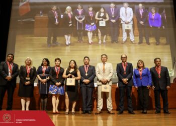 El Ing. CIP Edwin Chavarri, decano del CIP Lima, encabezó la segunda y la tercera ceremonia de colegiación de febrero