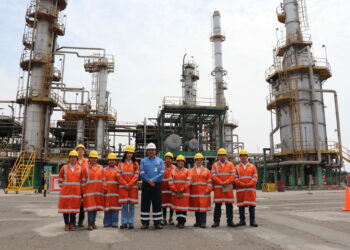 Ingenieros Ambientales fortalecen sus competencias técnicas durante visita a la Refinería Conchán de PETROPERÚ