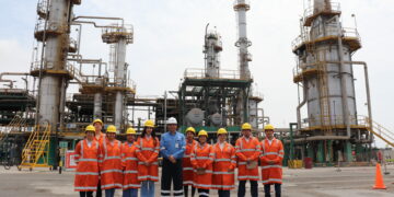 Ingenieros Ambientales fortalecen sus competencias técnicas durante visita a la Refinería Conchán de PETROPERÚ